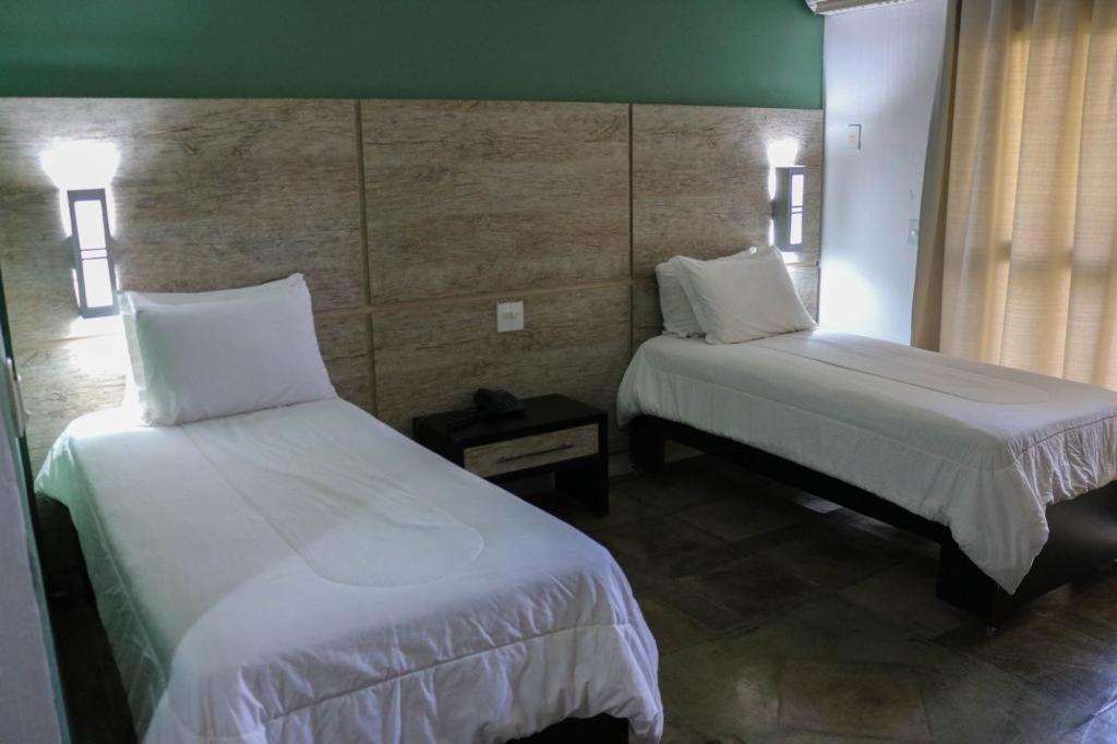 Araguaia Hotel Барра-ду-Гарсас Экстерьер фото
