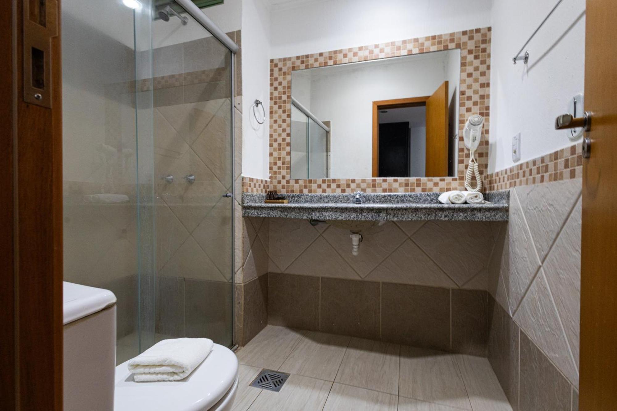Araguaia Hotel Барра-ду-Гарсас Экстерьер фото